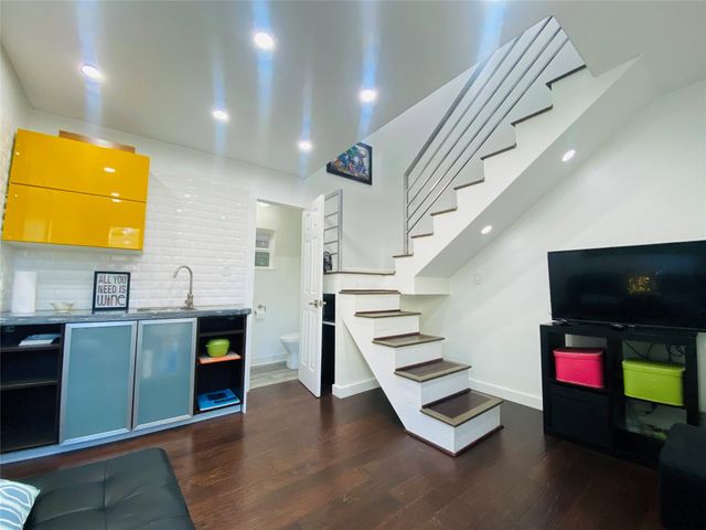 1964 Norfolk Street, Houston, TX 77098