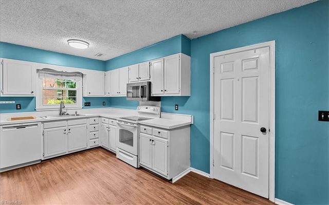 2004 Cottage Place, Greensboro, NC 27455