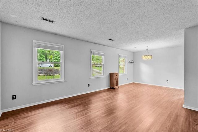 2004 Cottage Place, Greensboro, NC 27455