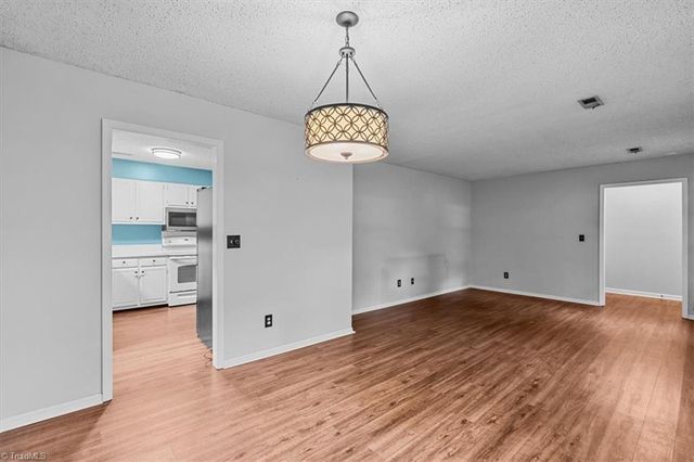 2004 Cottage Place, Greensboro, NC 27455