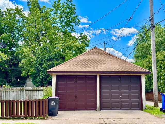 157 Lexington Parkway S, Saint Paul, MN 55105