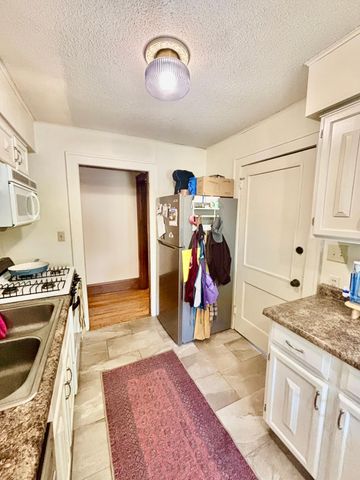 157 Lexington Parkway S, Saint Paul, MN 55105
