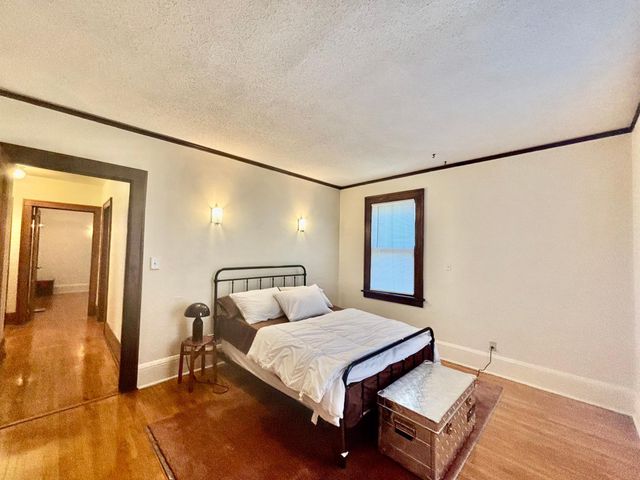 157 Lexington Parkway S, Saint Paul, MN 55105