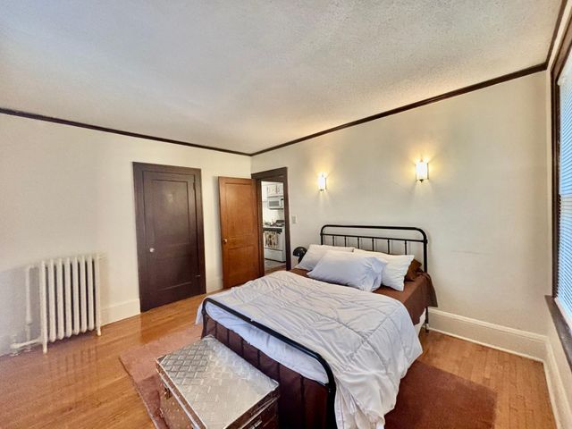 157 Lexington Parkway S, Saint Paul, MN 55105