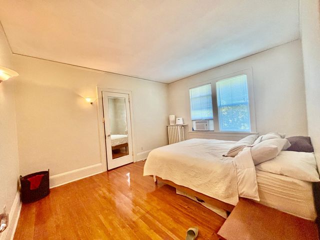 157 Lexington Parkway S, Saint Paul, MN 55105
