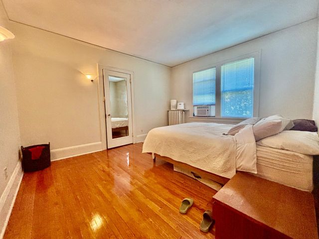157 Lexington Parkway S, Saint Paul, MN 55105