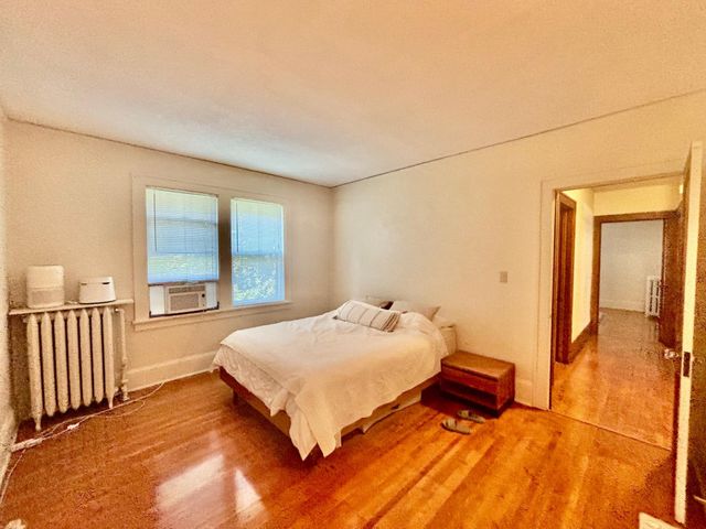 157 Lexington Parkway S, Saint Paul, MN 55105