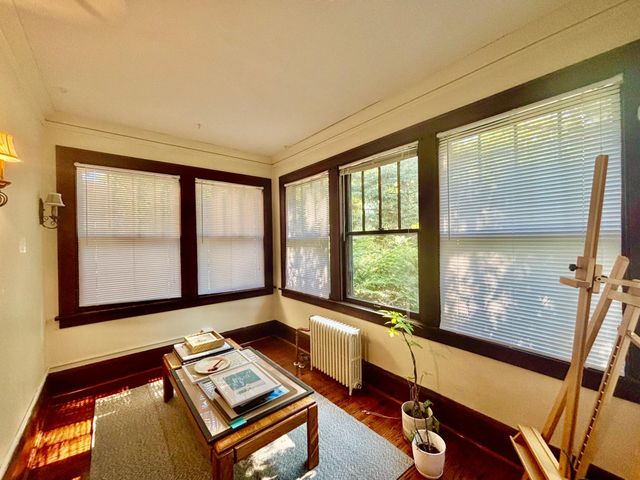 157 Lexington Parkway S, Saint Paul, MN 55105