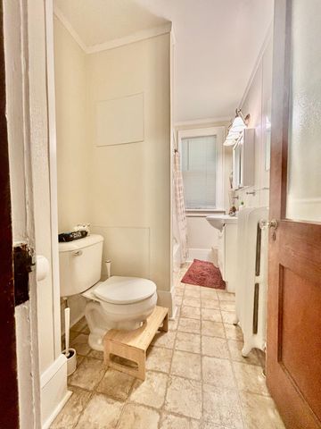 157 Lexington Parkway S, Saint Paul, MN 55105