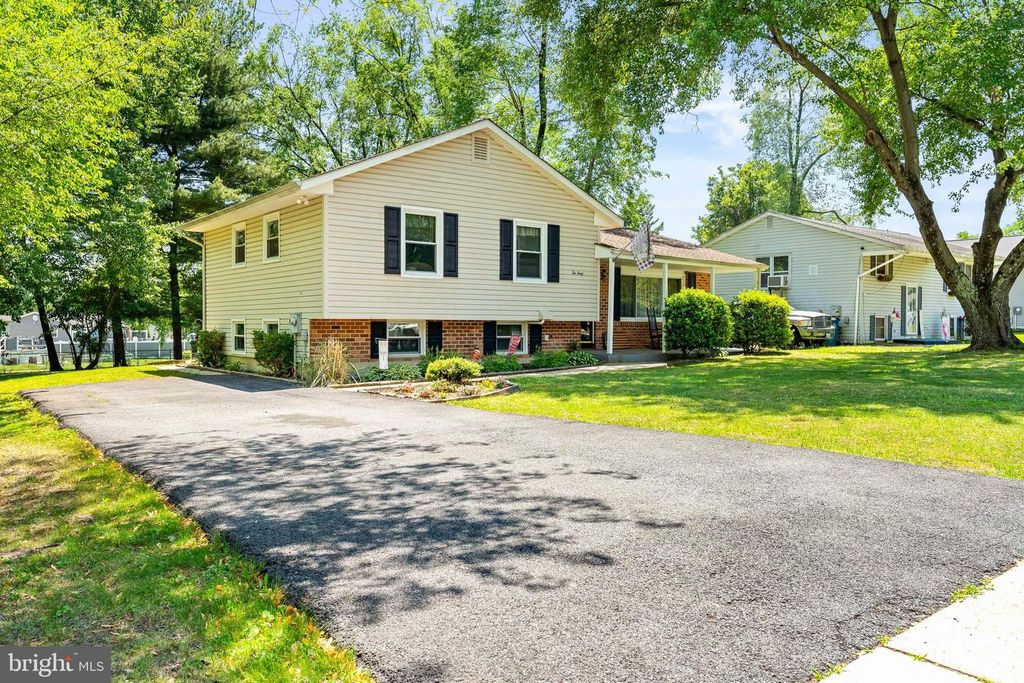 Image 1 of property listing at 240 COURTNEY DR, Elkton, MD 21921