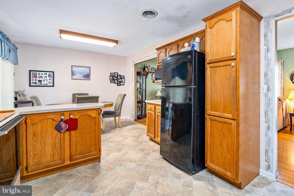 Image 11 of property listing at 240 COURTNEY DR, Elkton, MD 21921