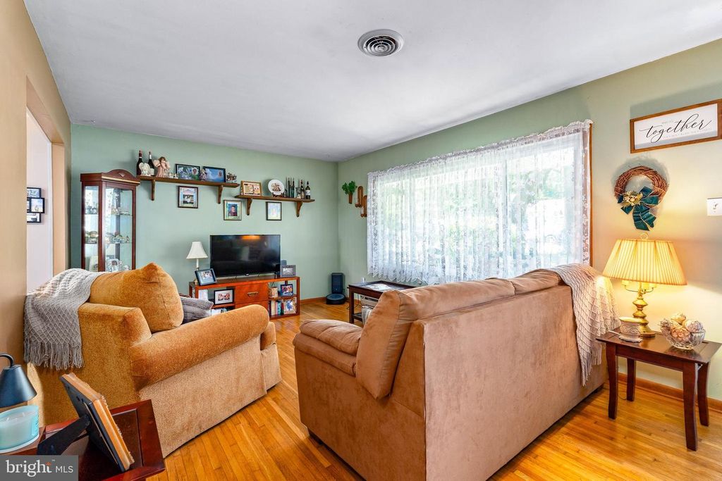 Image 17 of property listing at 240 COURTNEY DR, Elkton, MD 21921