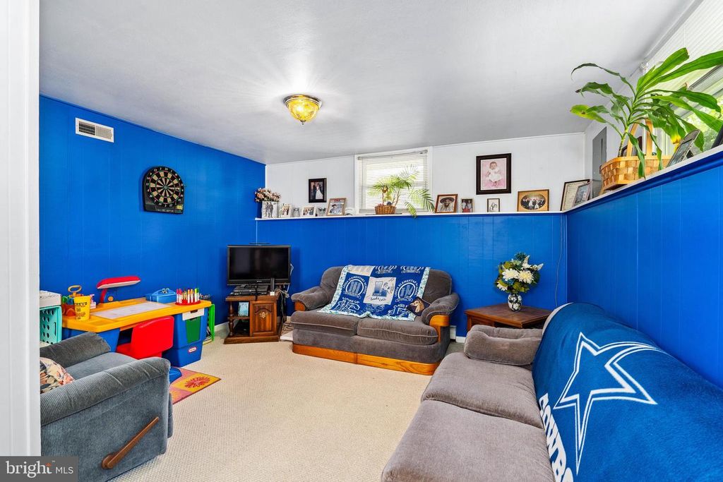 Image 18 of property listing at 240 COURTNEY DR, Elkton, MD 21921