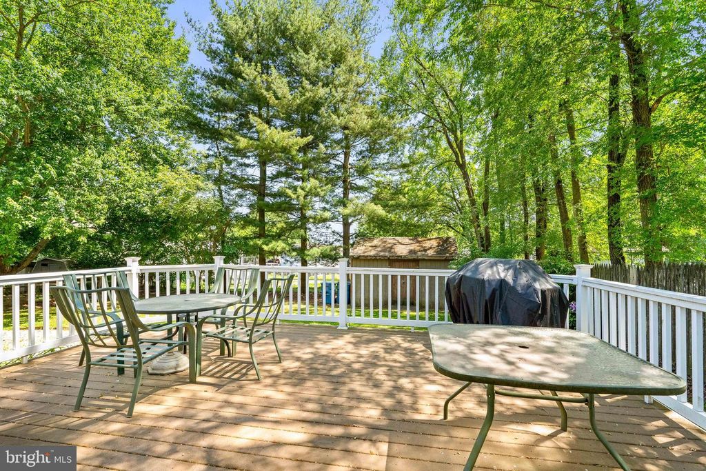 Image 4 of property listing at 240 COURTNEY DR, Elkton, MD 21921
