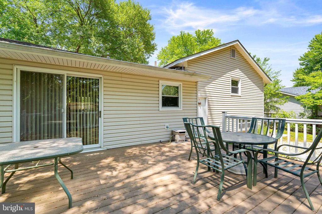 Image 5 of property listing at 240 COURTNEY DR, Elkton, MD 21921