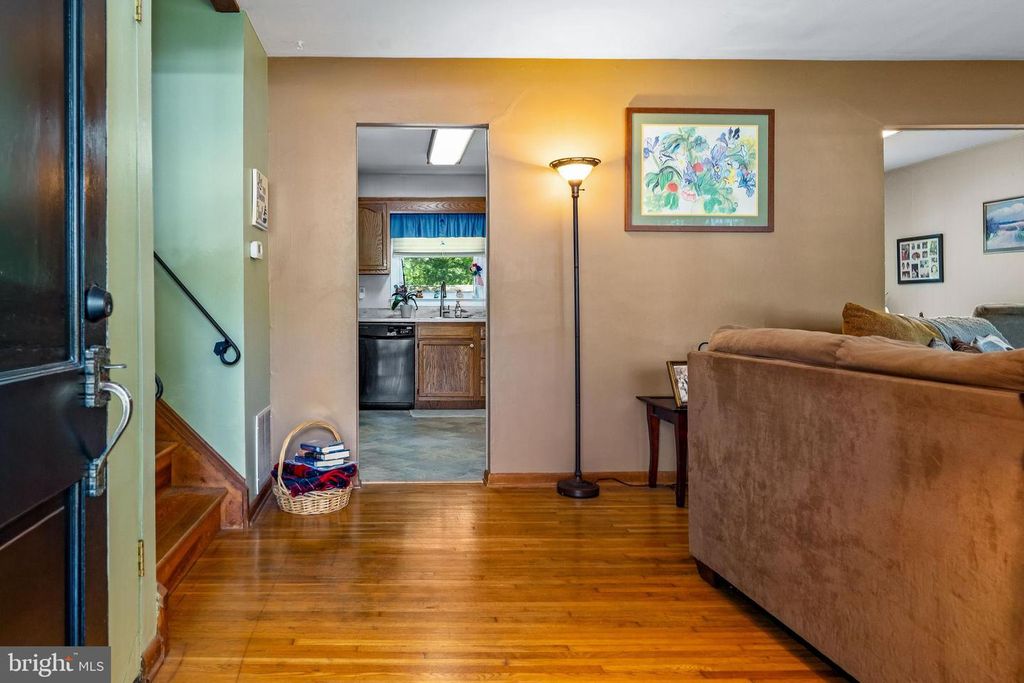 Image 6 of property listing at 240 COURTNEY DR, Elkton, MD 21921
