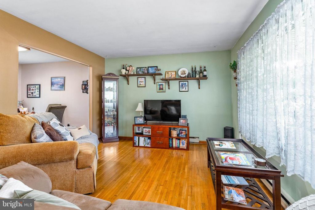 Image 7 of property listing at 240 COURTNEY DR, Elkton, MD 21921