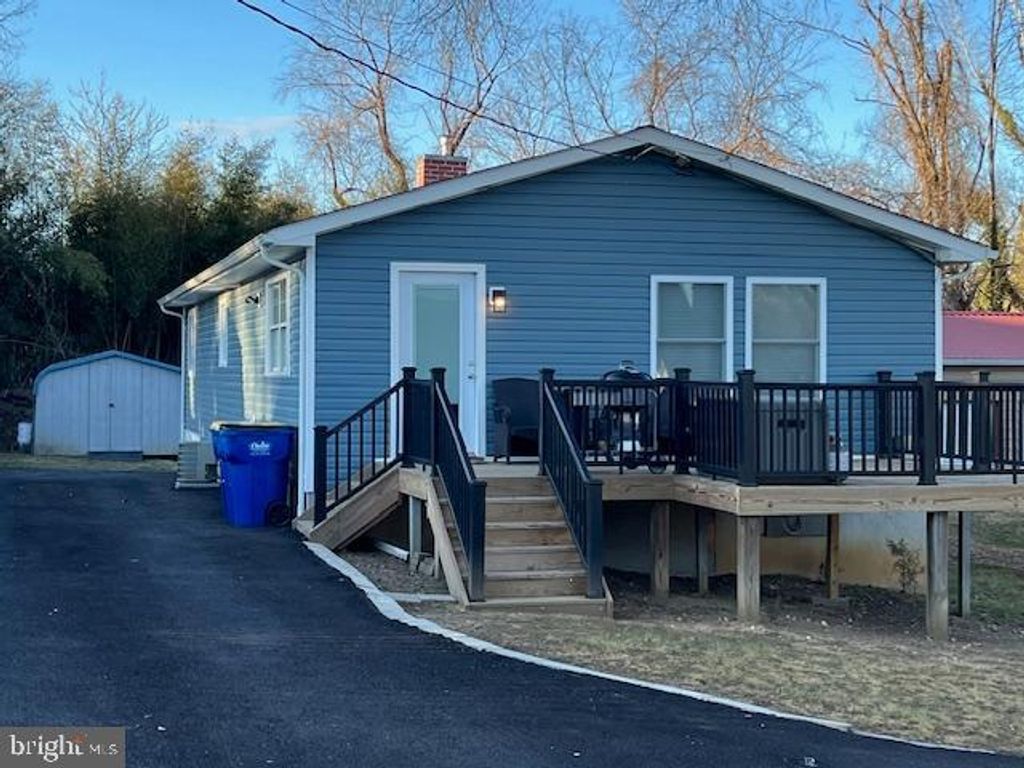 309 BURNSIDE AVE, Fredericksburg, VA 22405