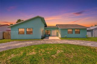 16604 SW 104th Court, Miami, FL 33157
