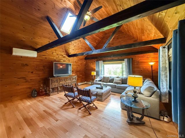 439 Roosa Gap Road, Bloomingburg, NY 12721