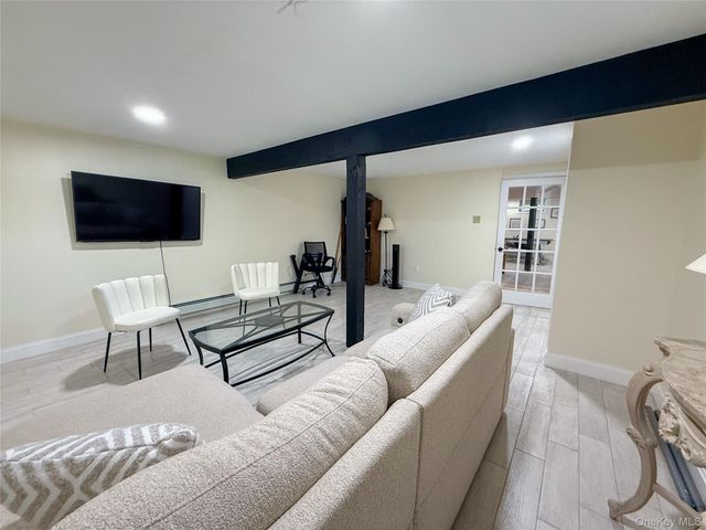 439 Roosa Gap Road, Bloomingburg, NY 12721