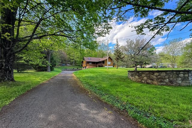 439 Roosa Gap Road, Bloomingburg, NY 12721