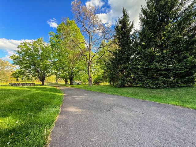 439 Roosa Gap Road, Bloomingburg, NY 12721
