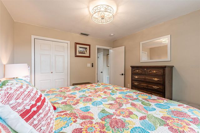 5233 HILL DRIVE, Zephyrhills, FL 33542
