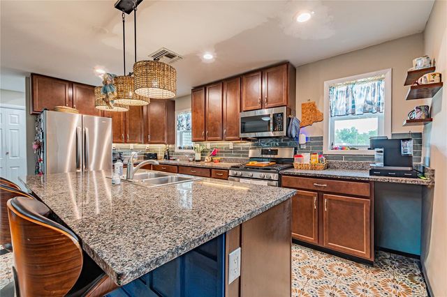 5233 HILL DRIVE, Zephyrhills, FL 33542