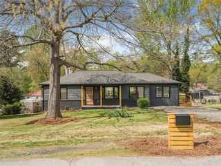 960 Pine Forest Drive SW, Mableton, GA 30126
