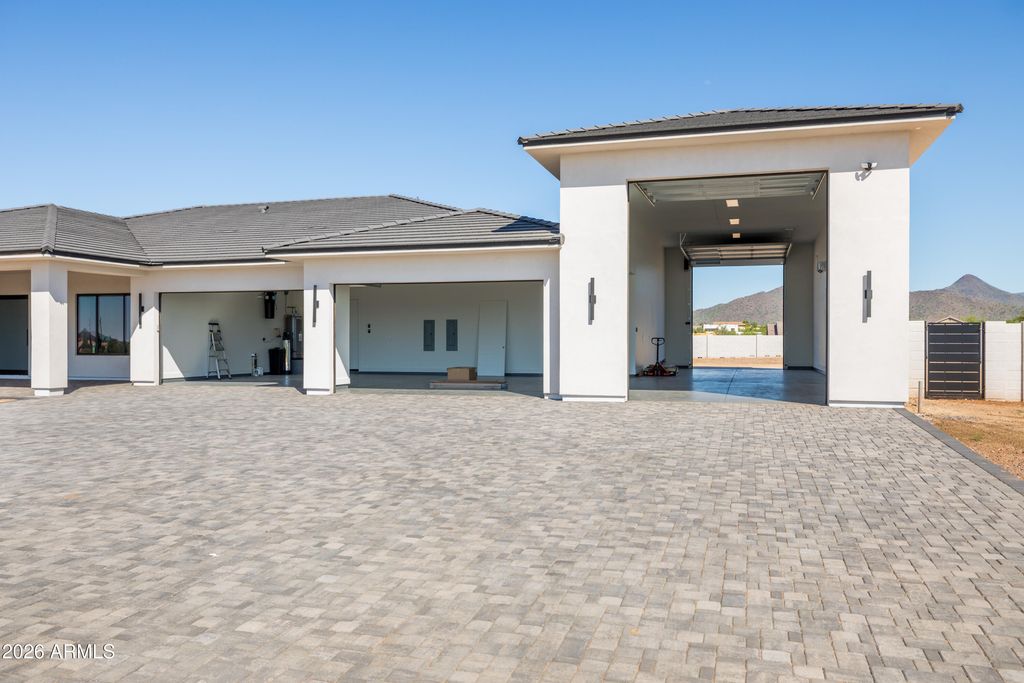 1658 E New River Road, Phoenix, AZ 85086 — photo 2