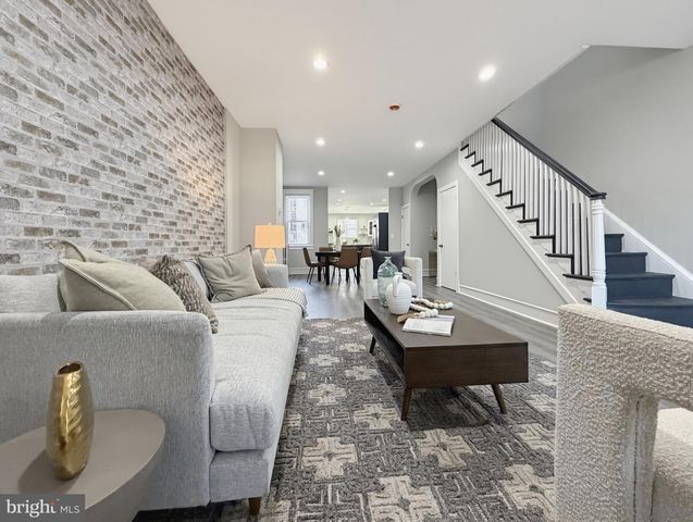 5825 HOFFMAN AVE, Philadelphia, PA 19143