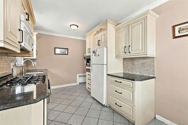 39 Primrose Drive, New Hyde Park, NY 11040