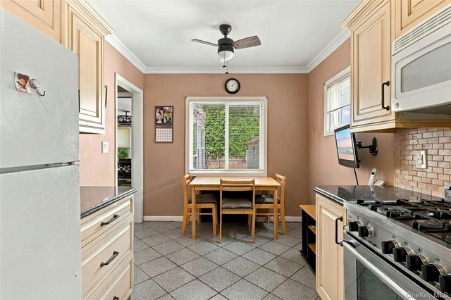 39 Primrose Drive, New Hyde Park, NY 11040