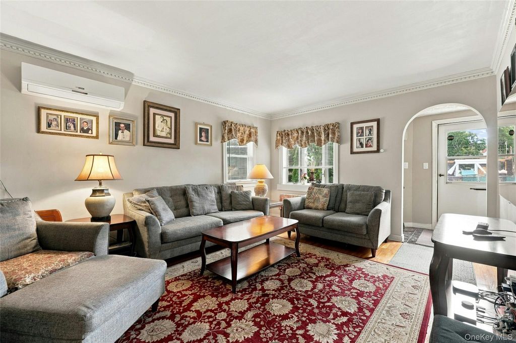 39 Primrose Drive, New Hyde Park, NY 11040 — photo 4