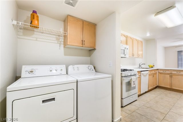 9680 Lame Horse Drive, Las Vegas, NV 89123