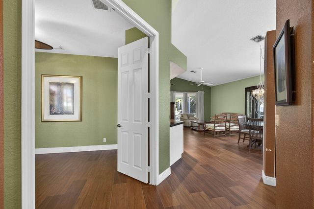 9198 Clipper Circle, West Palm Beach, FL 33411