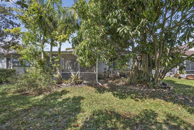 9198 Clipper Circle, West Palm Beach, FL 33411