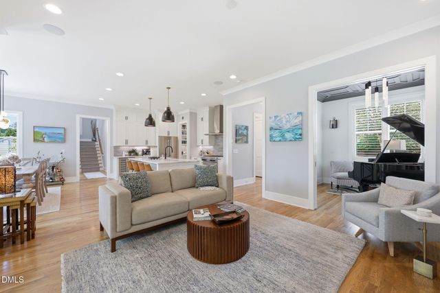 300 Plainview Avenue, Raleigh, NC 27604