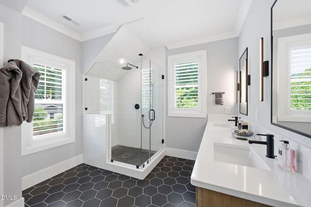 300 Plainview Avenue, Raleigh, NC 27604