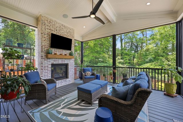 300 Plainview Avenue, Raleigh, NC 27604