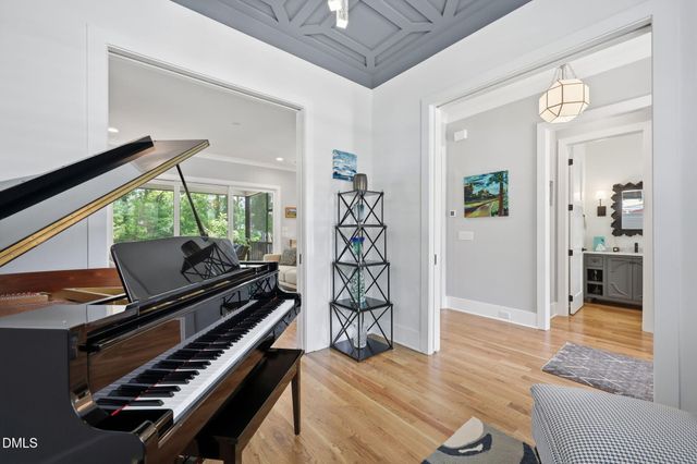 300 Plainview Avenue, Raleigh, NC 27604