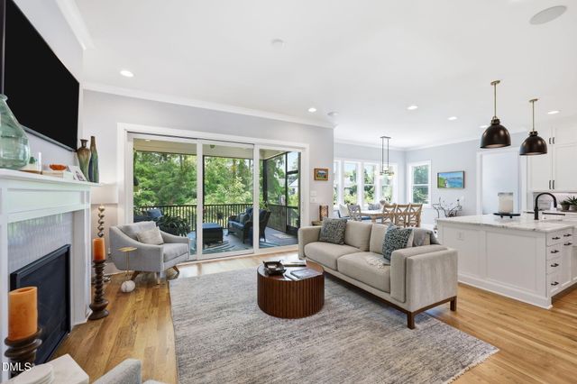 300 Plainview Avenue, Raleigh, NC 27604