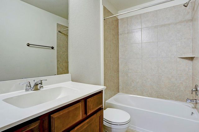 18211 Alora Springs Trc, Cypress, TX 77433