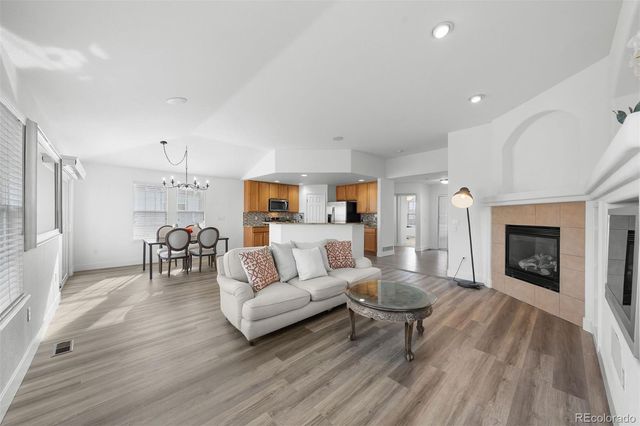 7790 S Quatar Court, Aurora, CO 80016