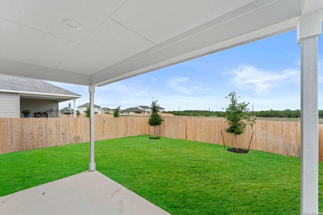 416 Raven Row, Marion, TX 78124
