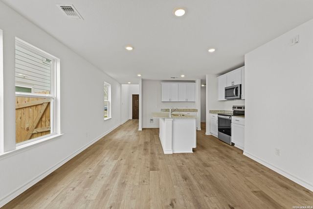 416 Raven Row, Marion, TX 78124