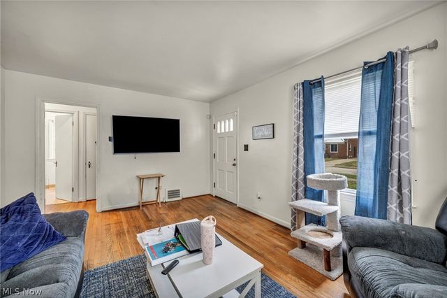 18207 Mapleboro Avenue, Maple Heights, OH 44137