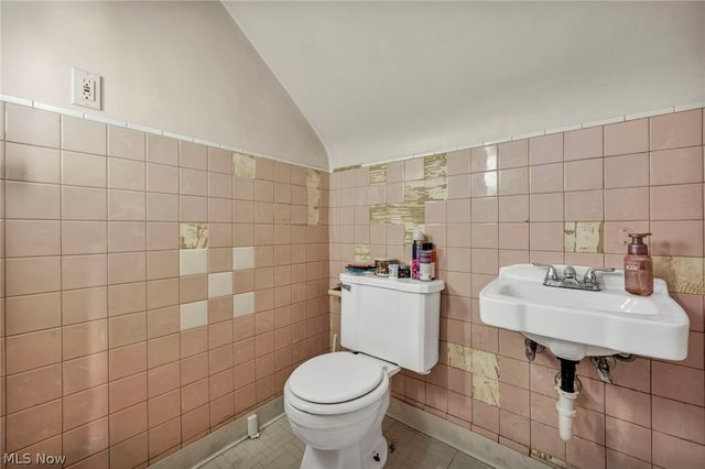 18207 Mapleboro Avenue, Maple Heights, OH 44137