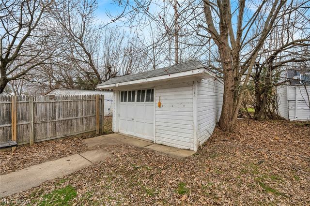 18207 Mapleboro Avenue, Maple Heights, OH 44137